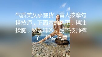 性感小美女露脸跟小哥玩的真嗨，衣服都没脱完让小哥按在墙上干了，后入抽插爆草无套蹂躏玩着骚奶子射精真猛