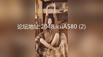  约啪达人2000元和美女啪啪,突然有事临时叫来女闺蜜来救场