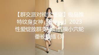 油头满面的韵味美少妇一个全裸自慰，特写美鲍鱼