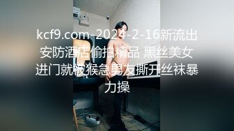 巨乳长髪美女镜头前很自然的展现 奶晃动的很大