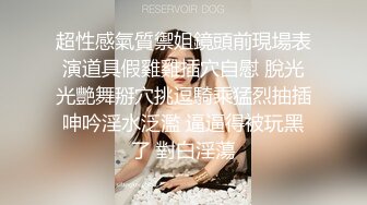   面容姣好的甜美少妇 是史上做爱最投入的外围妹子 她的动作之大 让小哥快吃不消