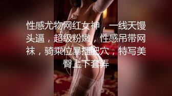 白色外套甜美妹子啪啪，坐在身上舌吻翘起双腿舔逼猛操